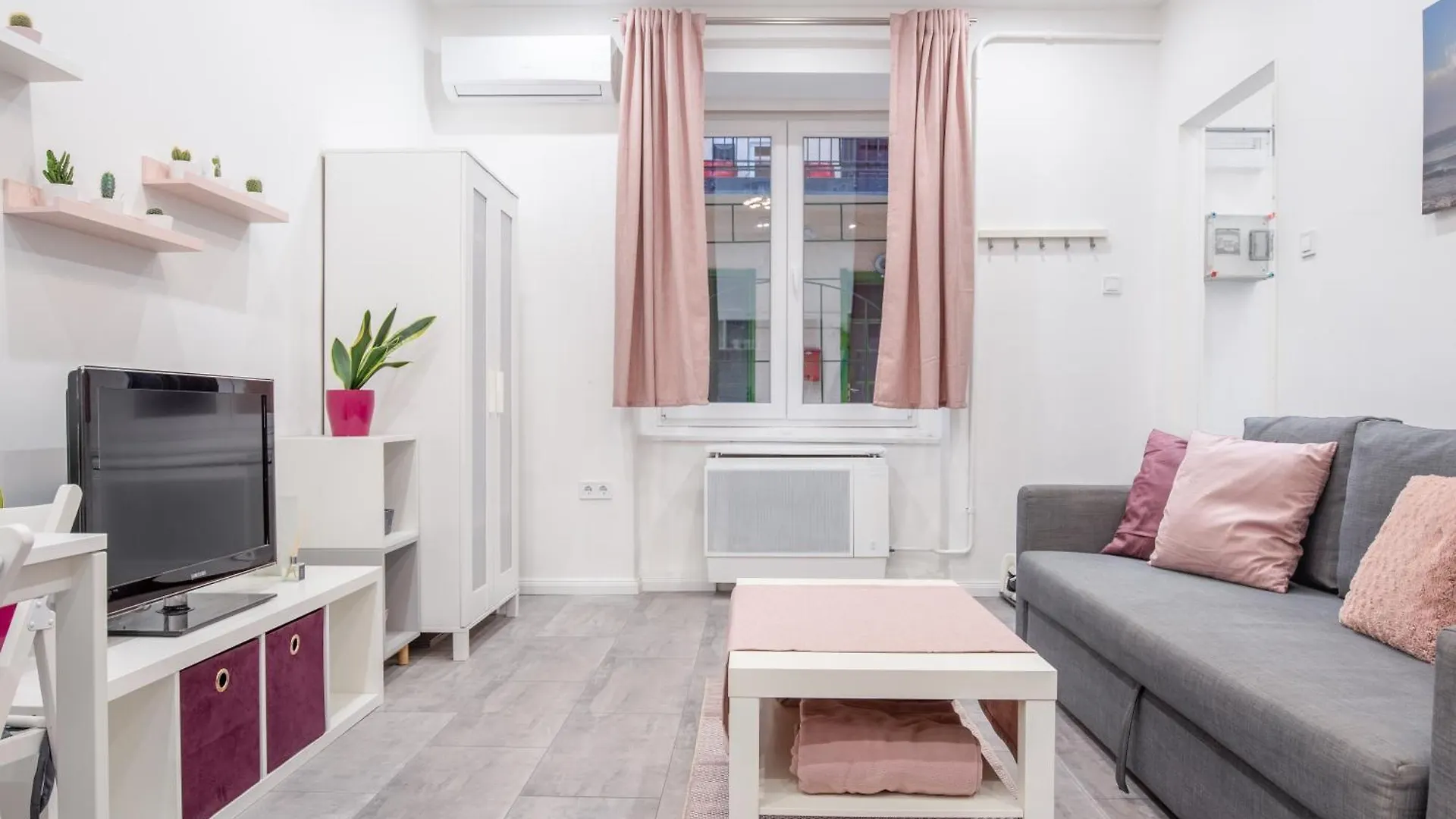 アパート Maja'S Sweet Little Home With Free Parking And Air Condition ブダペスト