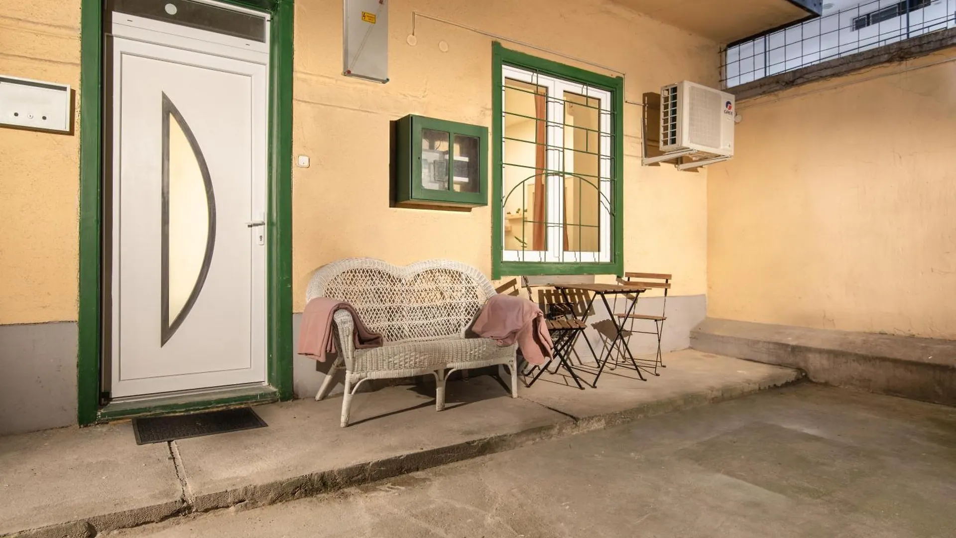 アパート Maja'S Sweet Little Home With Free Parking And Air Condition ブダペスト ハンガリー